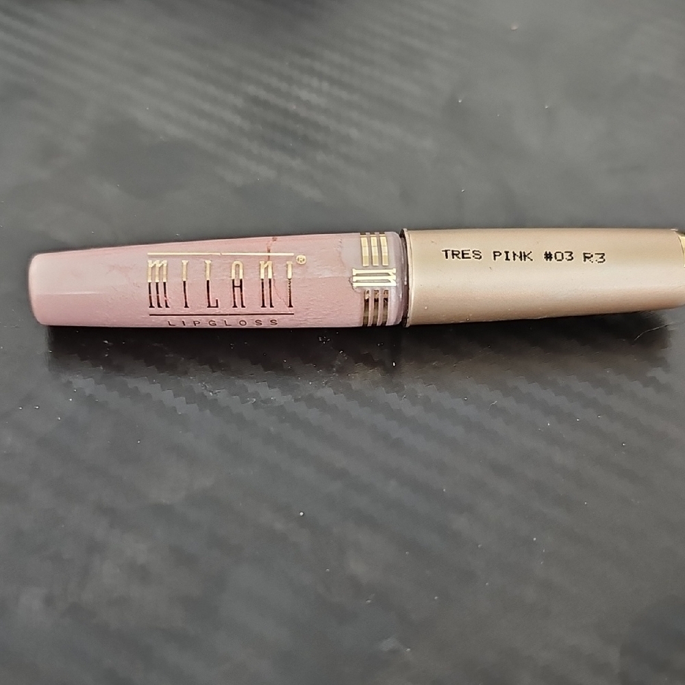 Milani Lip Gloss in Tres Pink